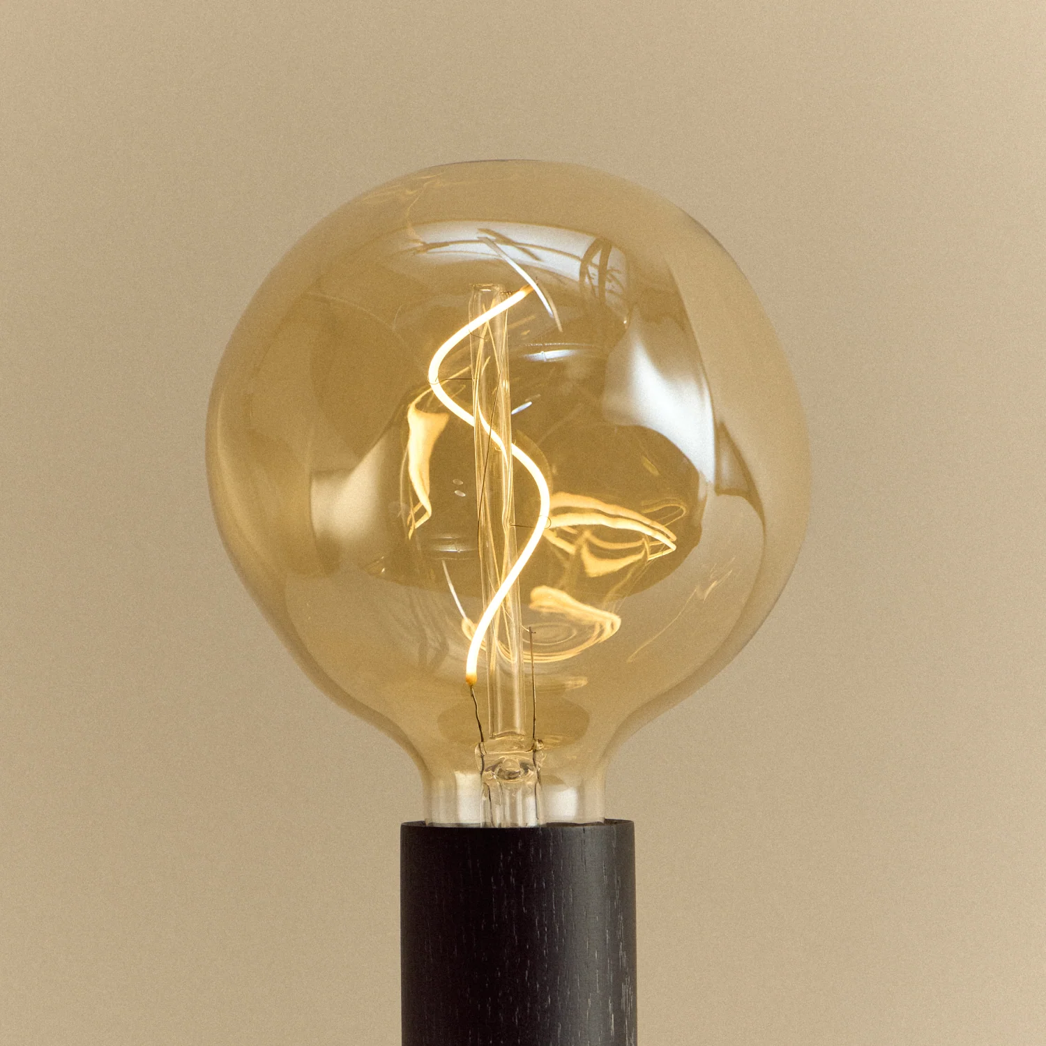 Knuckle Table Lamp in Blackened Oak + Voronoi I - Image 5