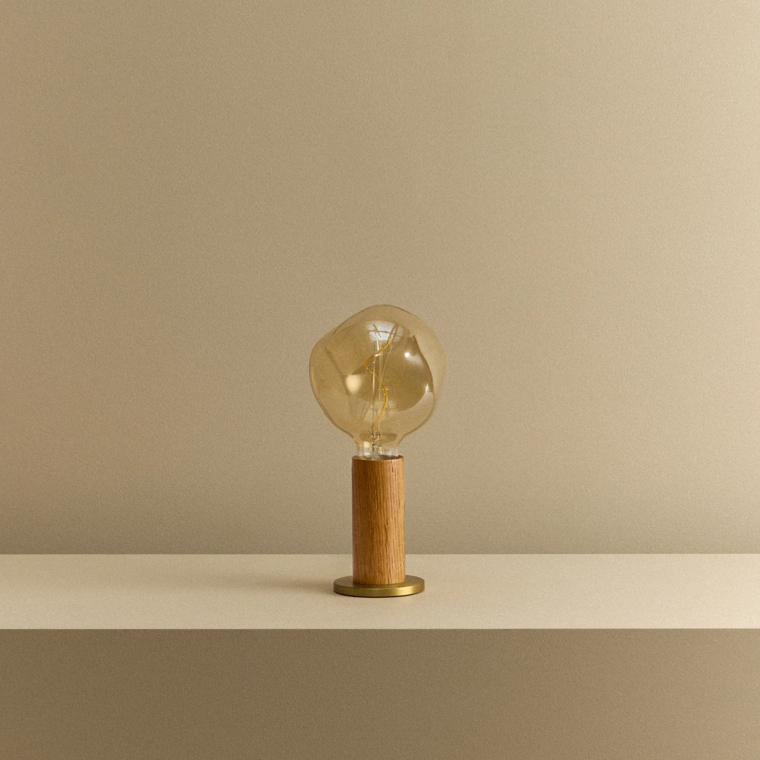 Knuckle Table Lamp in Oak + Voronoi I - Image 7