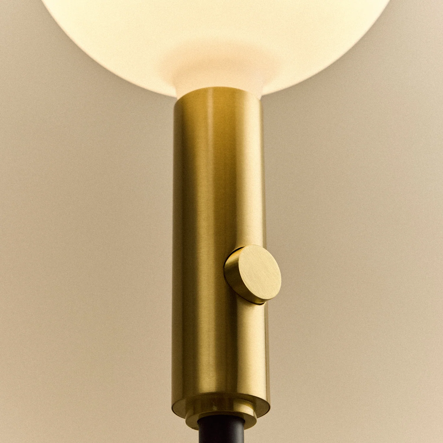 Poise Adjustable Floor Lamp in Brass + Sphere V - Image 8