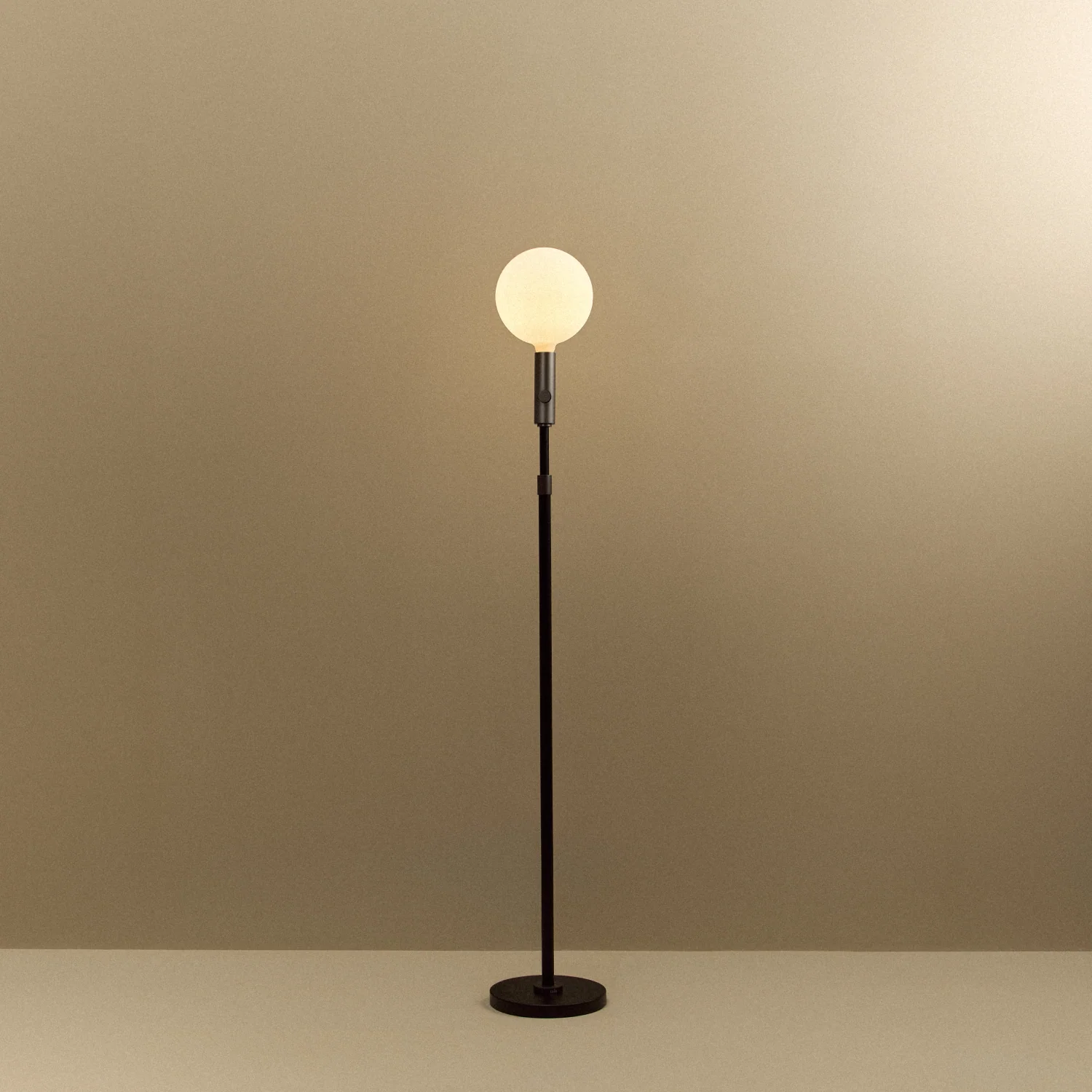 Poise Adjustable Floor Lamp in Graphite + Sphere V - Image 9