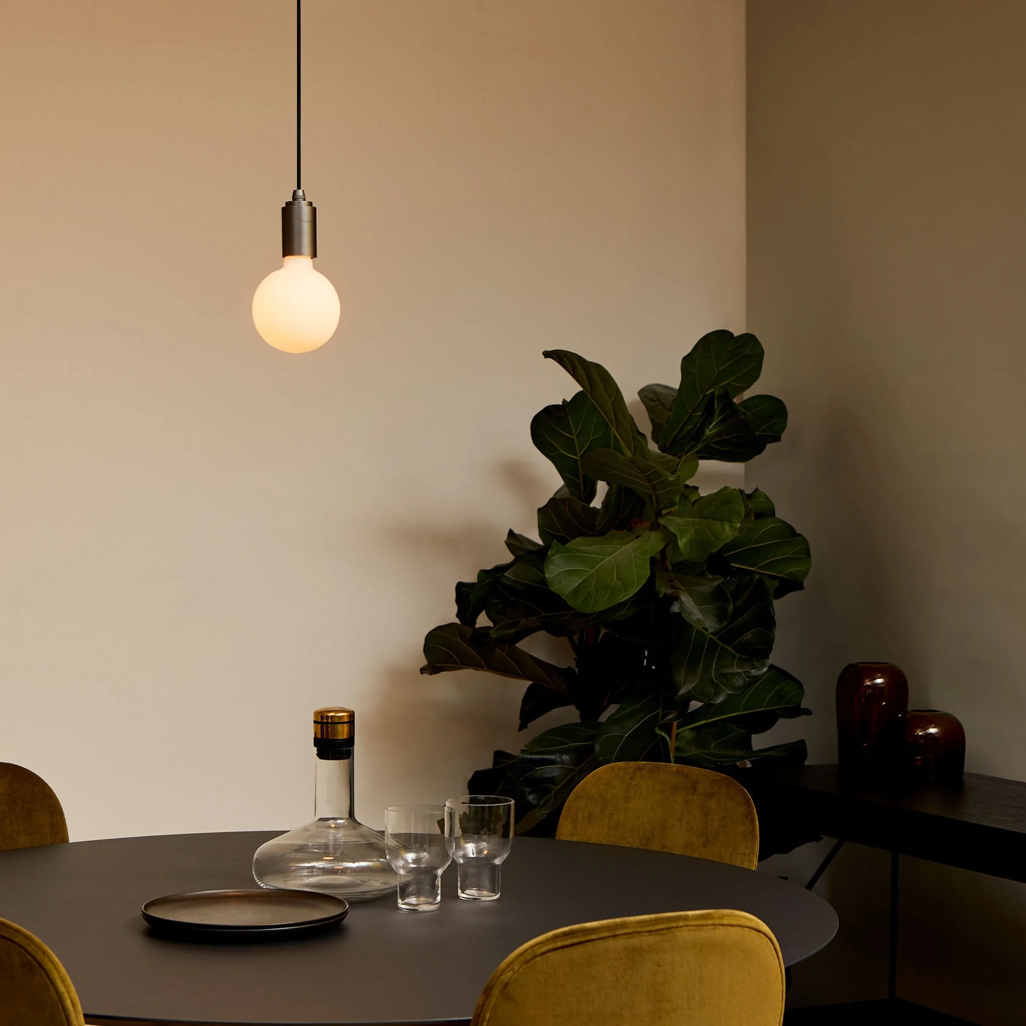 Sphere III E27 Dim-to-Warm LED Bulb - Image 2