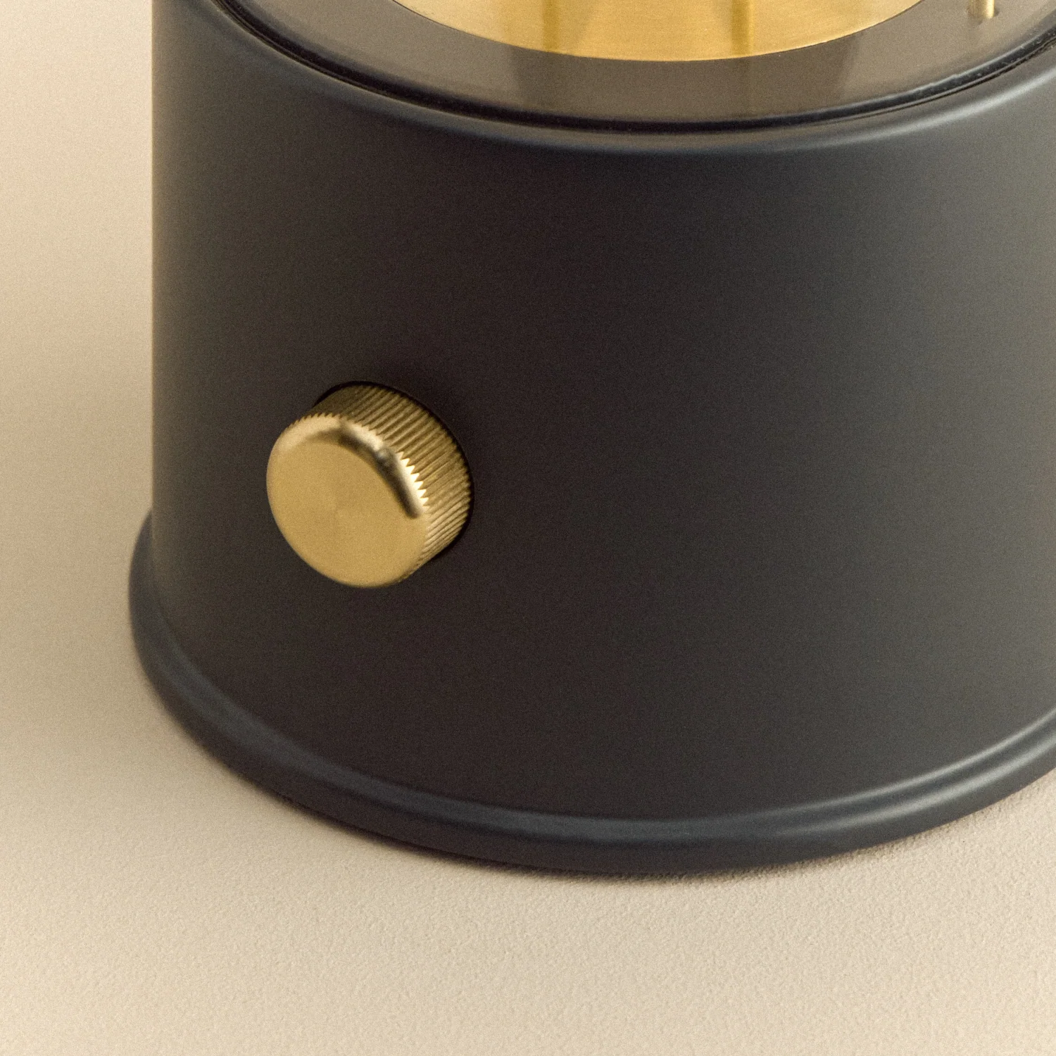 The Muse 2.0 Portable Lamp in Hackles Black - Image 8