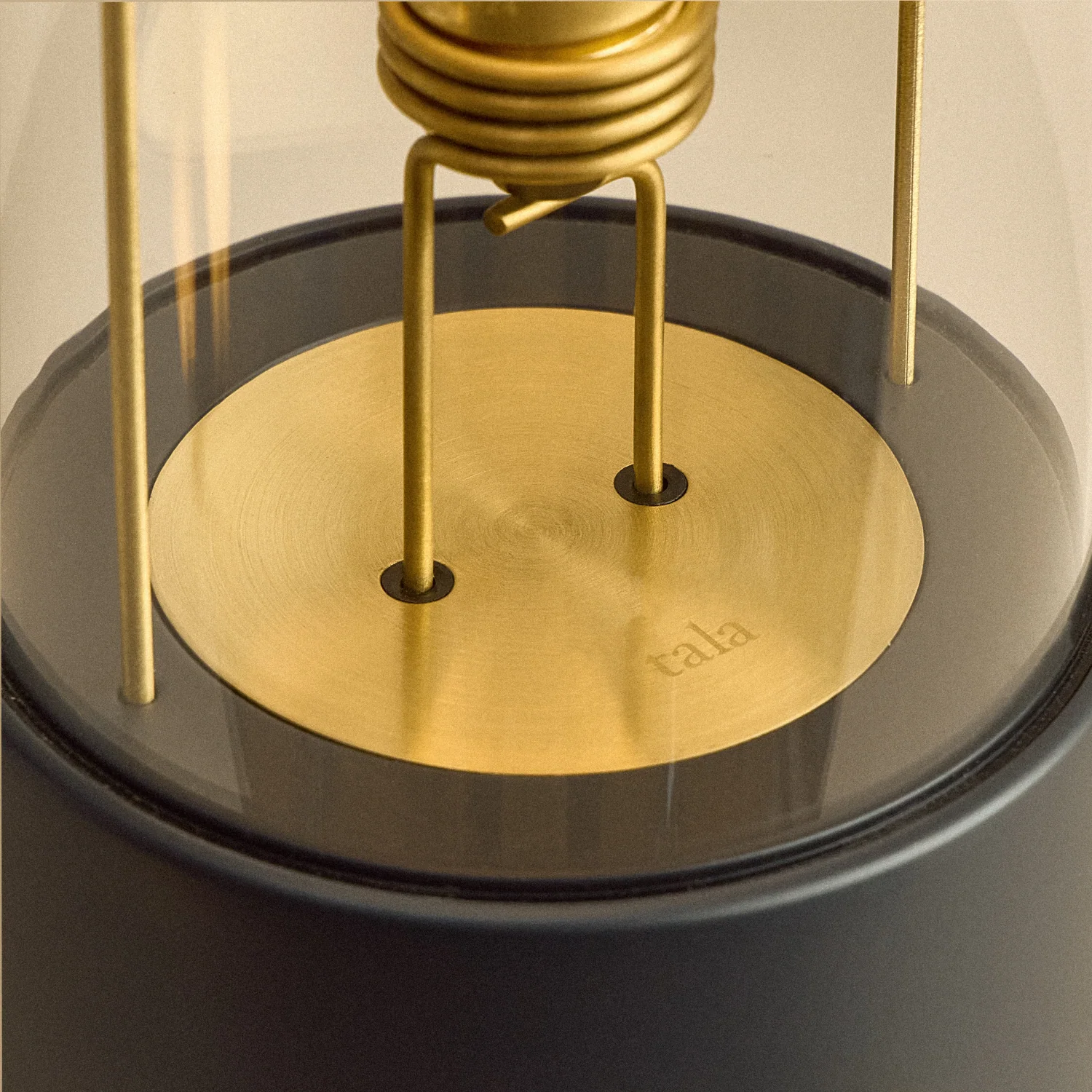 The Muse 2.0 Portable Lamp in Hackles Black - Image 9